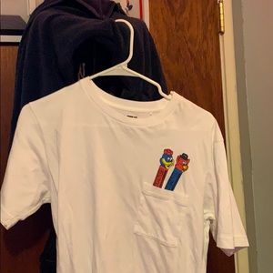 uniqlo tee with design